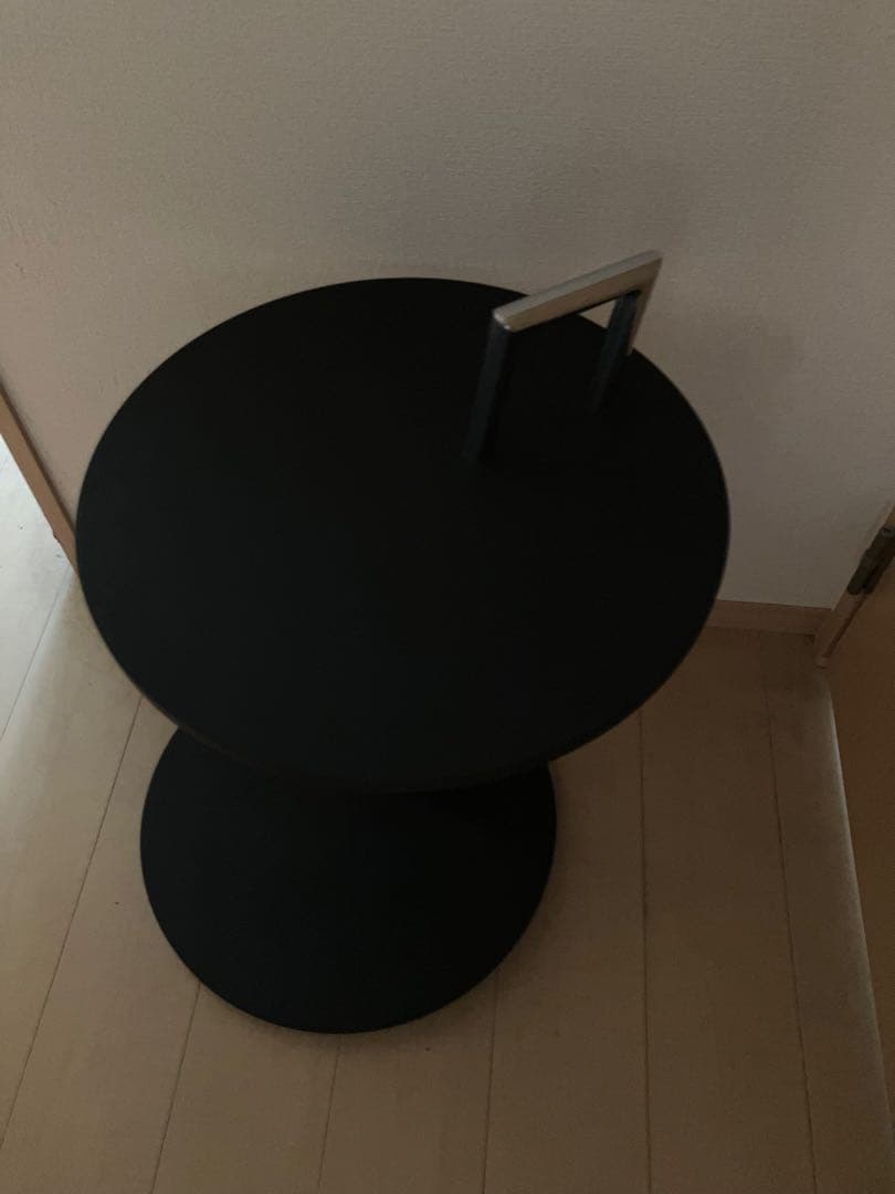 コーヒーテーブル　アイリーン・グレイ