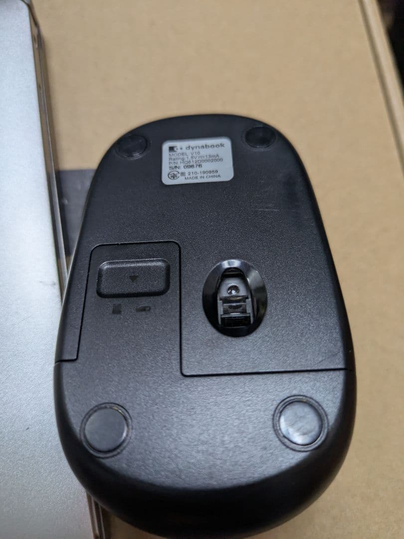 東芝　dynabook　タブレットパソコン　ゴールド　Windows11　中古品