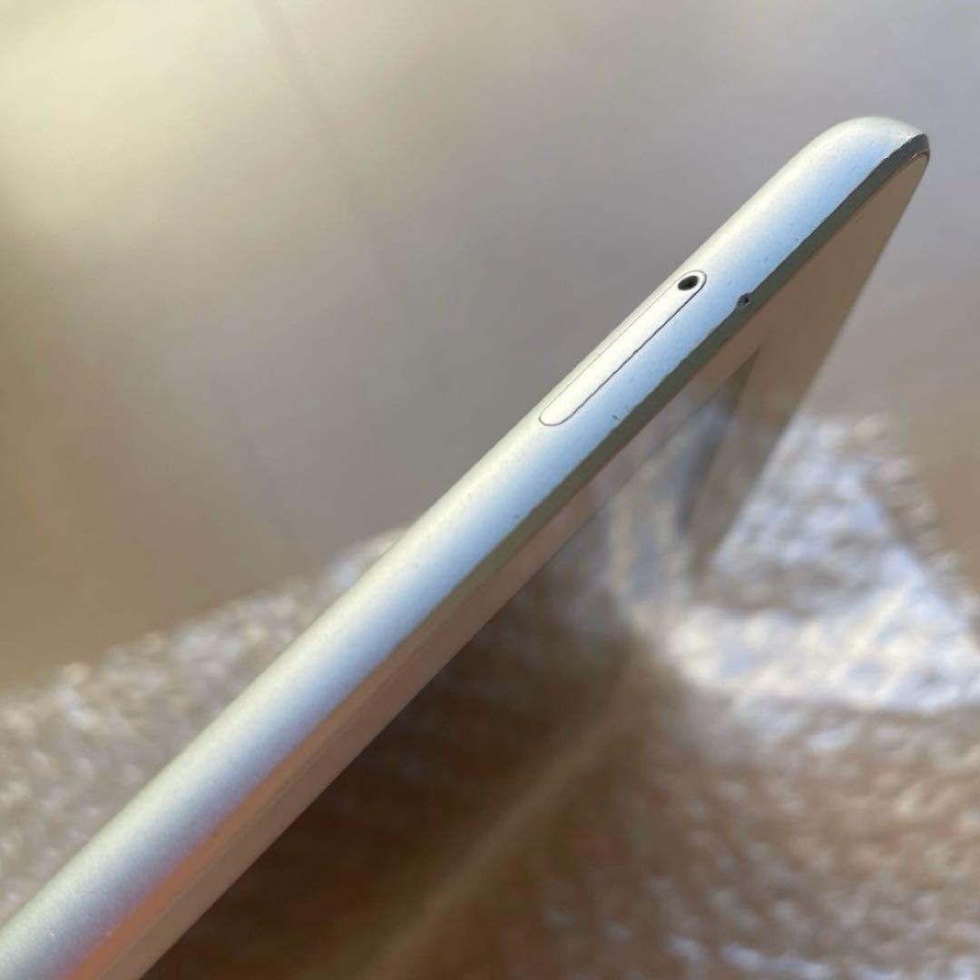 iPad 第5世代　A1823 Cellular シルバー　32GB 美品