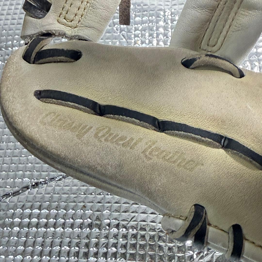 金*様 ディークエスト 硬式グローブ 右投げ用　ホワイト　内野手用　Hウェブ　日