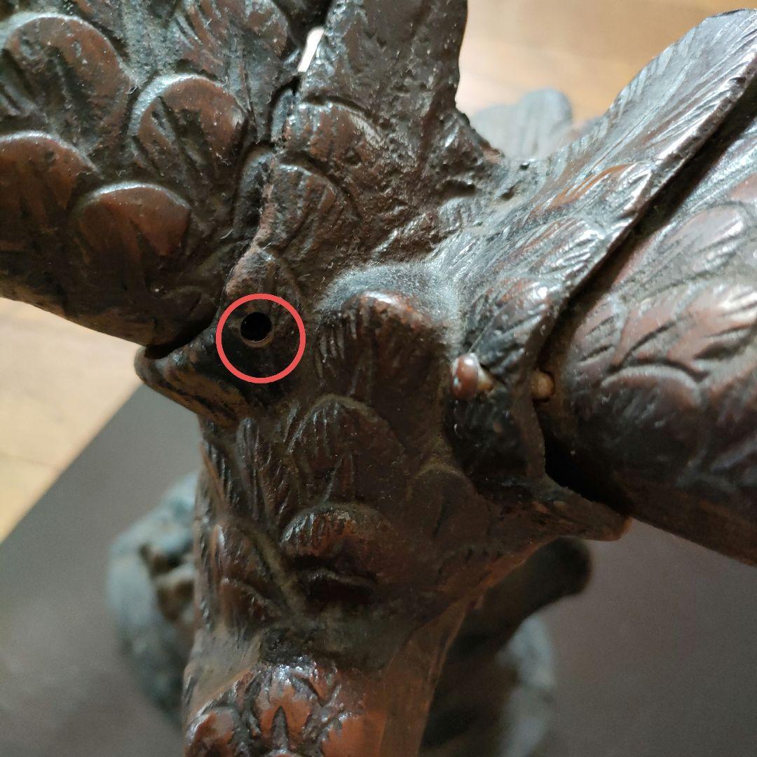 昭和レトロ　アンティーク　骨董品　台座付き！鋭い目つきの鷹の置物　金属製