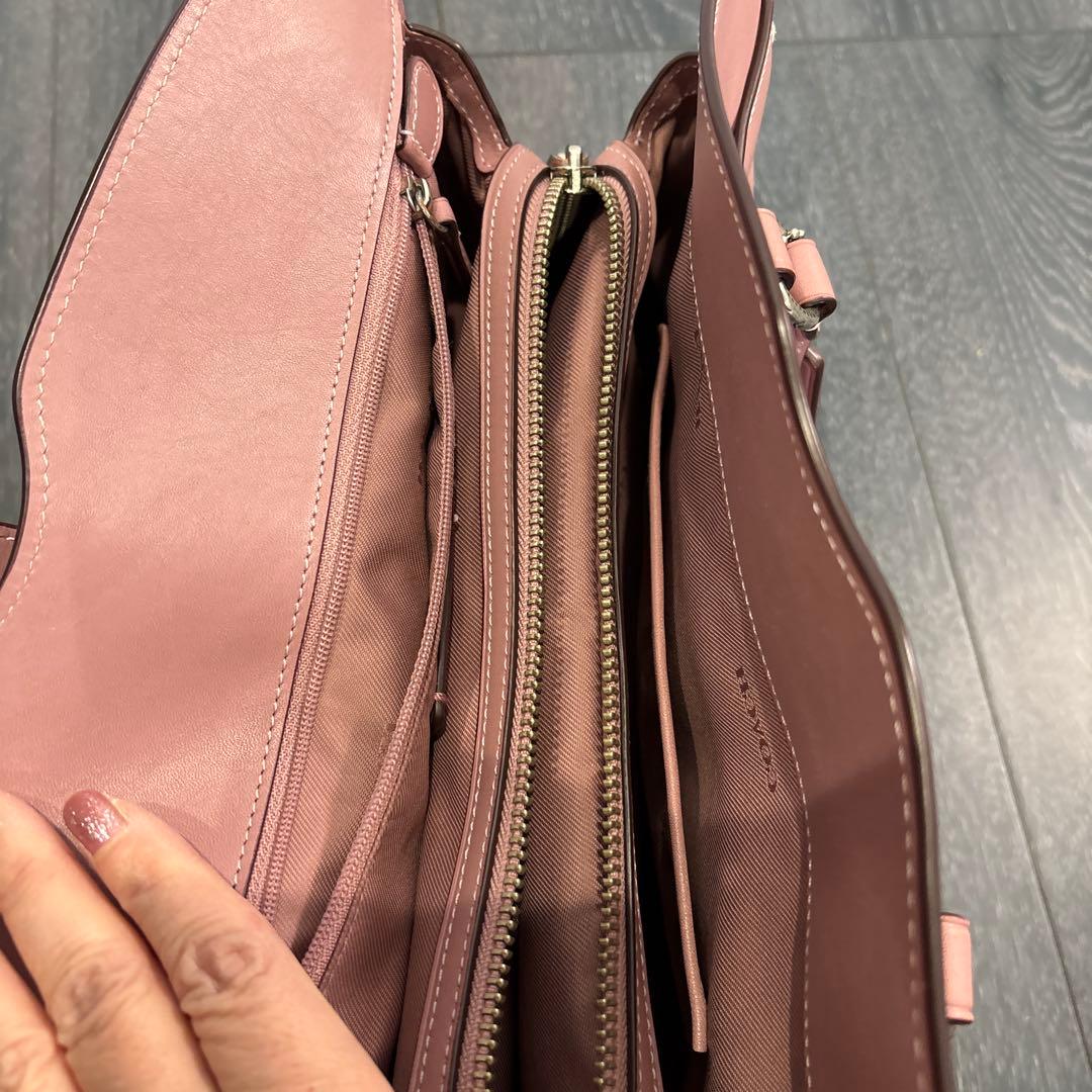 COACH ピンクレザーハンドバッグ