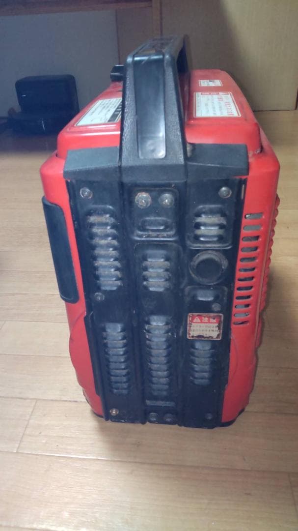 YANMAR（ヤンマー）　発電機　YGS750　レッド