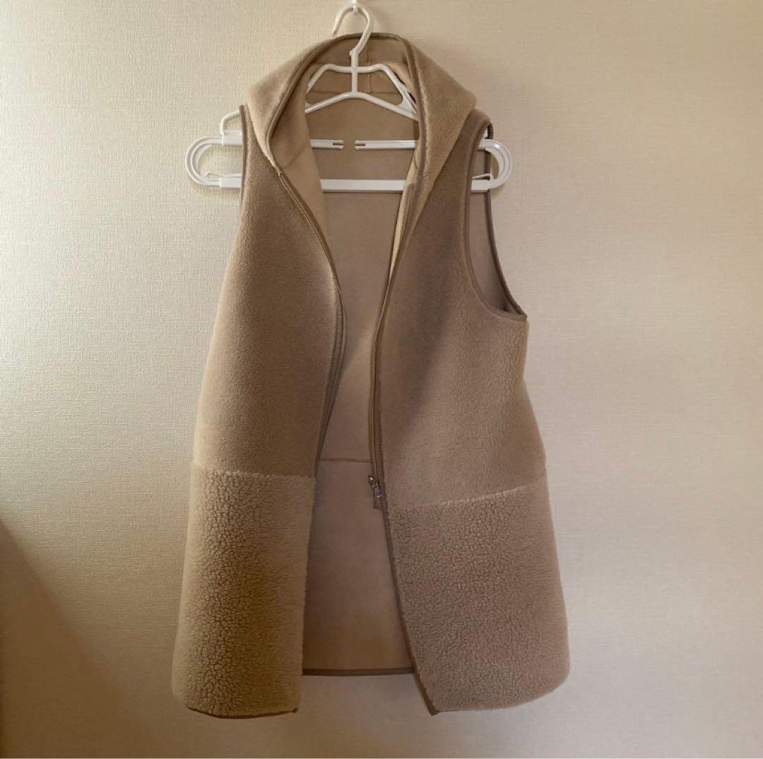 新品【Whim Gazette】ボアフードロングジレ　ライトベージュ！Fサイズ