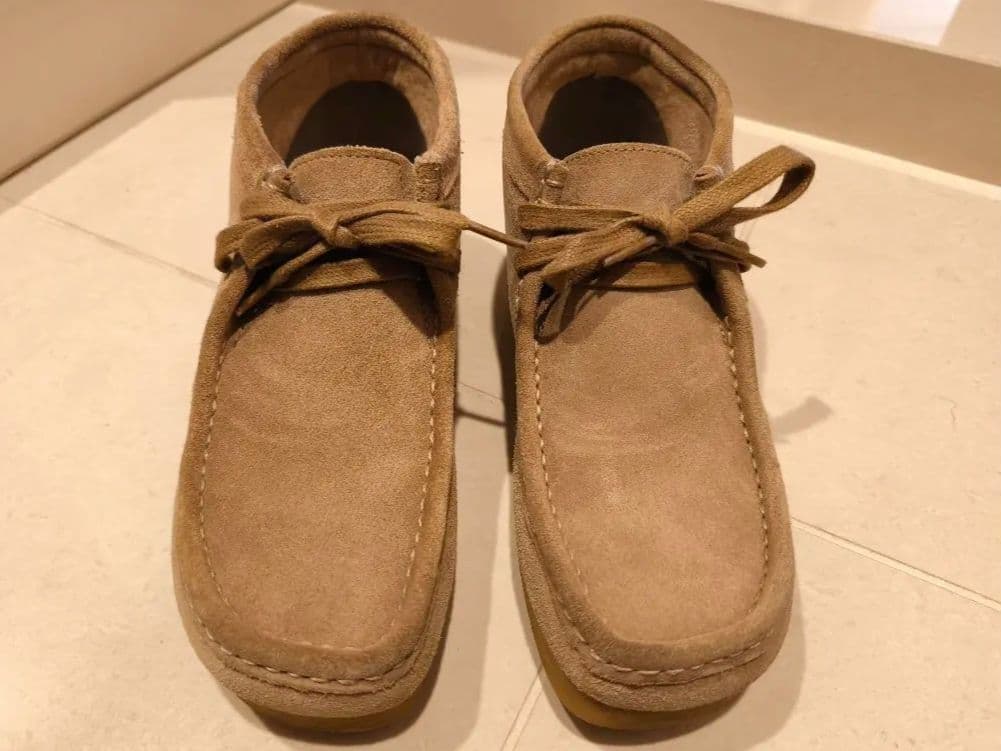 Clarks ワラビー ベージュ スエード モカシン