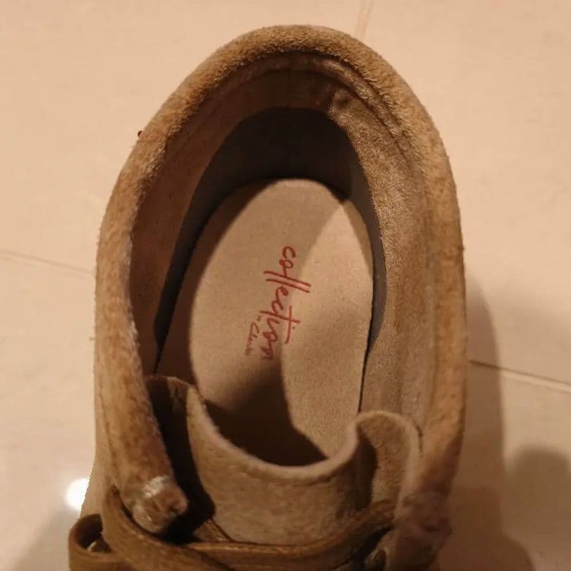 Clarks ワラビー ベージュ スエード モカシン