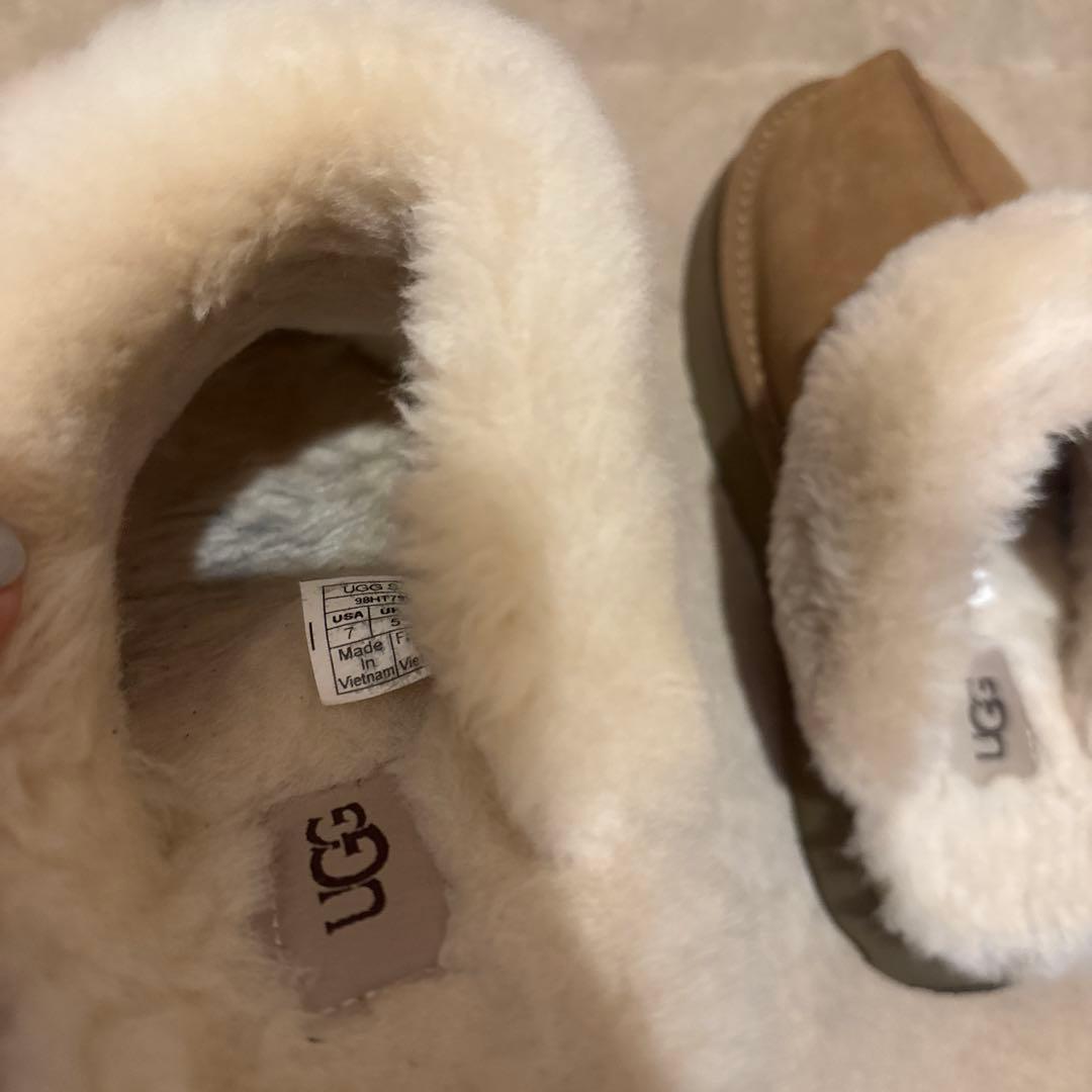 UGG disquetteブラウンスエードファームートン ブーツ スリッポン