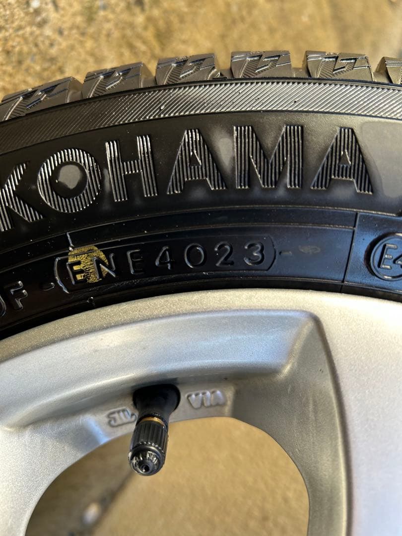 Yokohama スタッドレスタイヤ 13インチ ホイールセット　2023年製