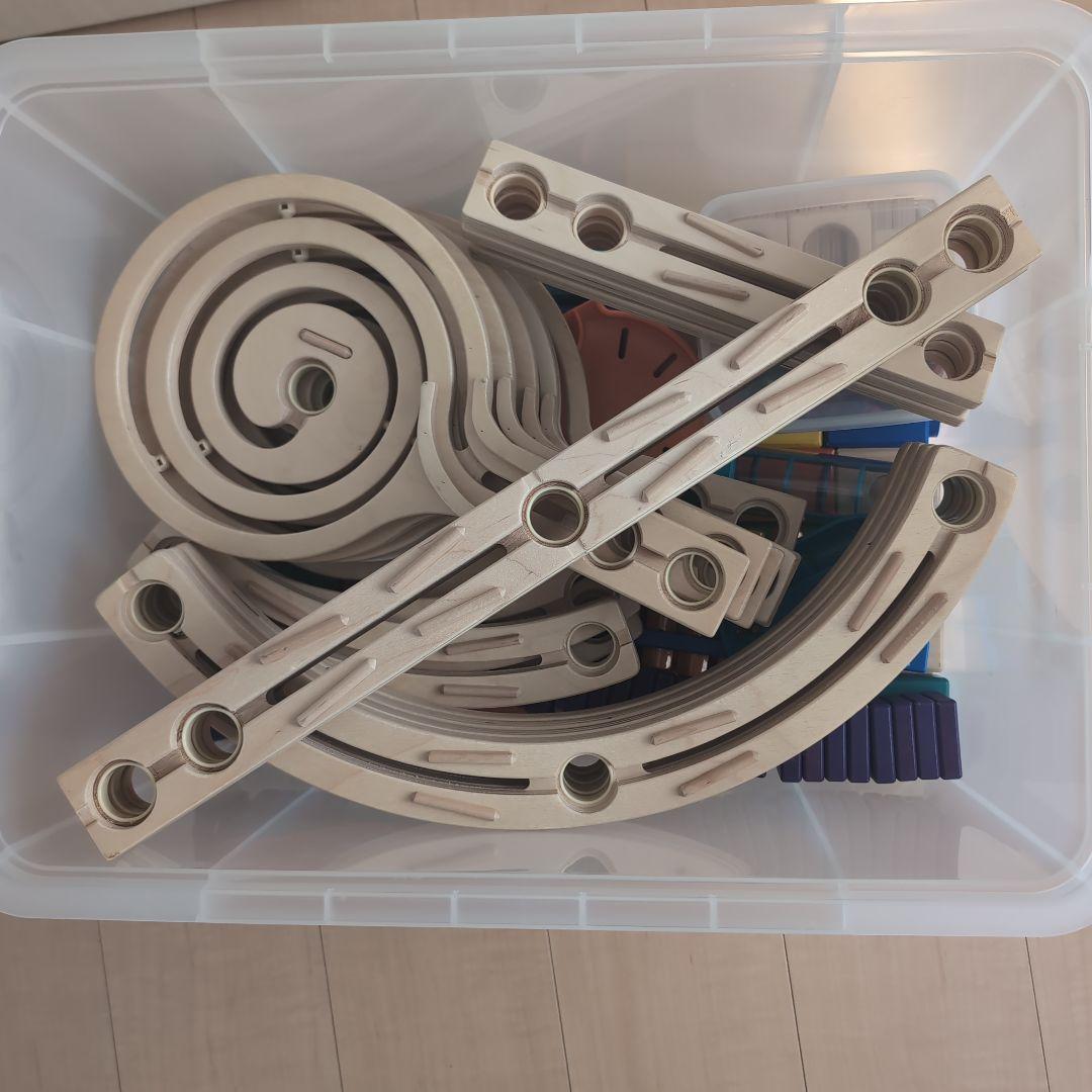 クアドリラ ツイスト&レール+ファニーファンクション