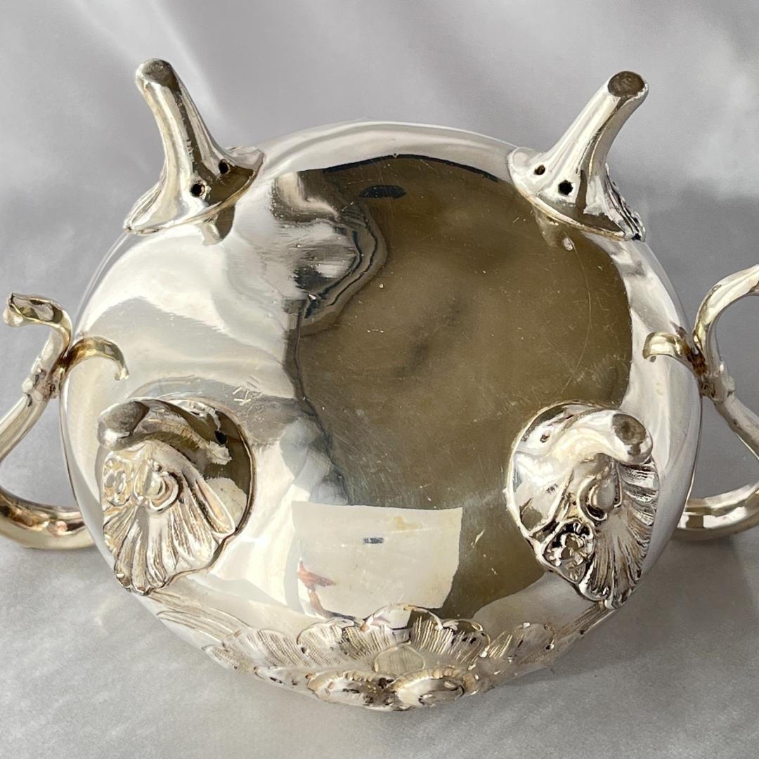 エンボス 花々のシュガーボウル【シルバープレート】 大きめ豪奢