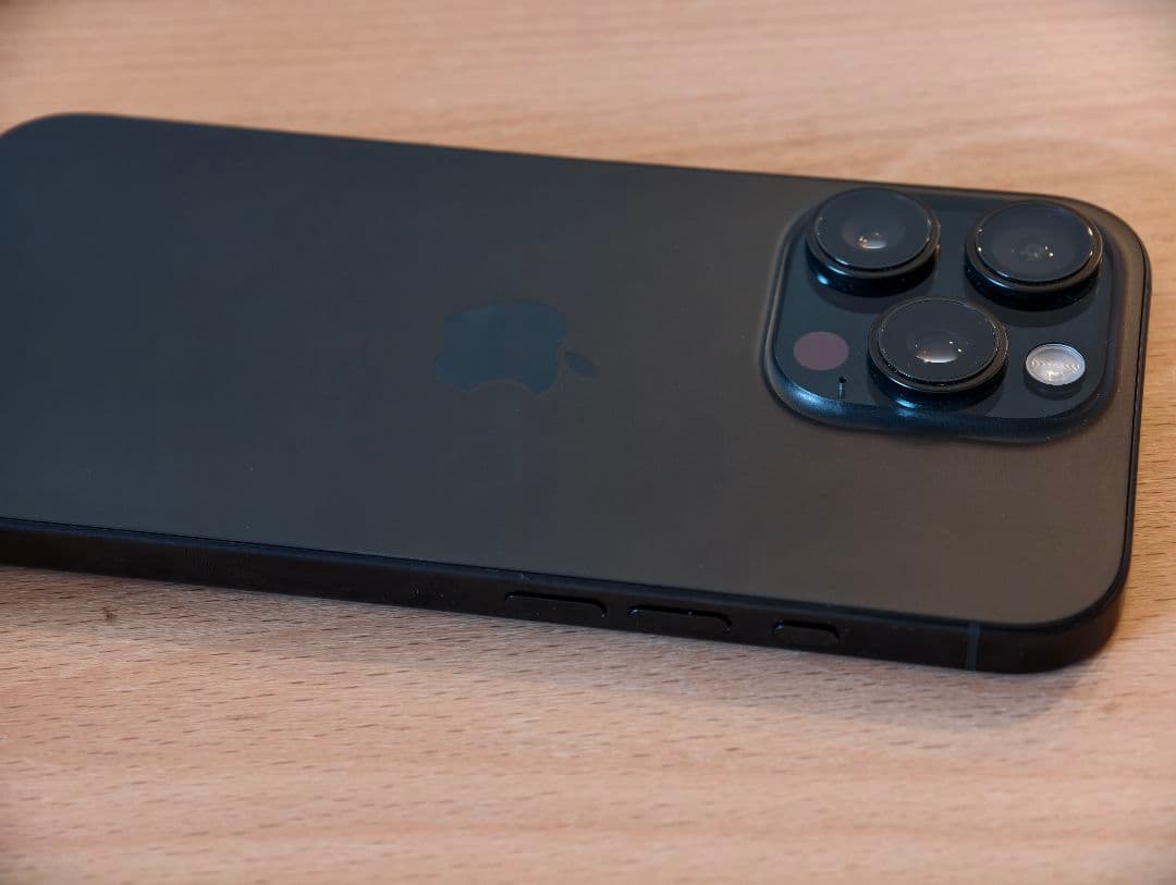 iPhone16 Pro 512GB 美品 SIMフリー バッテリー100%