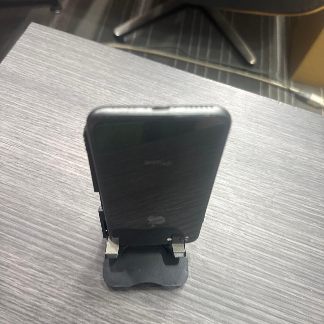 Apple iPhone 8 スペースグレー 本体64GB SIMフリー 222