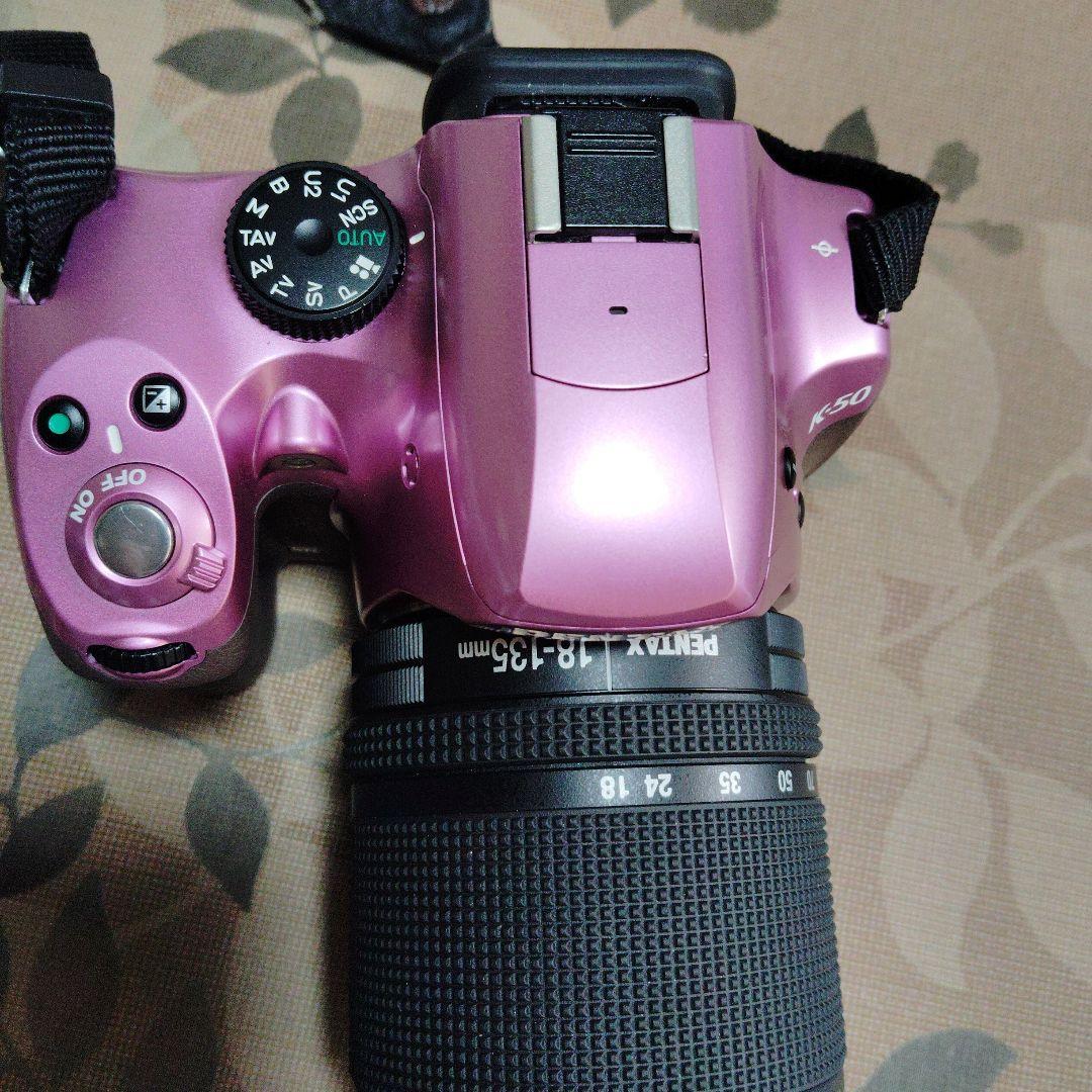 PENTAX K-50 ピンク 18-135mmレンズ付き