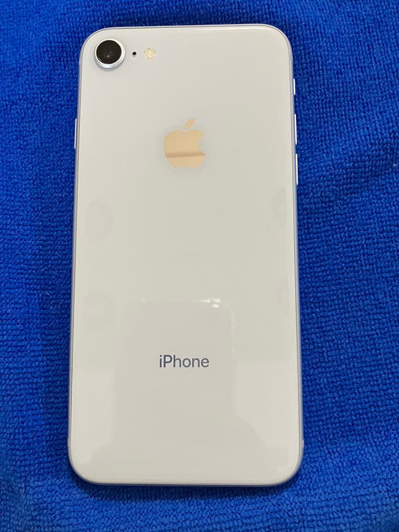 【超美品】Apple iPhone 8 シルバー本体