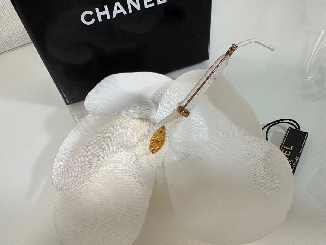CHANEL カメリア　コサージュ　白　卒業式