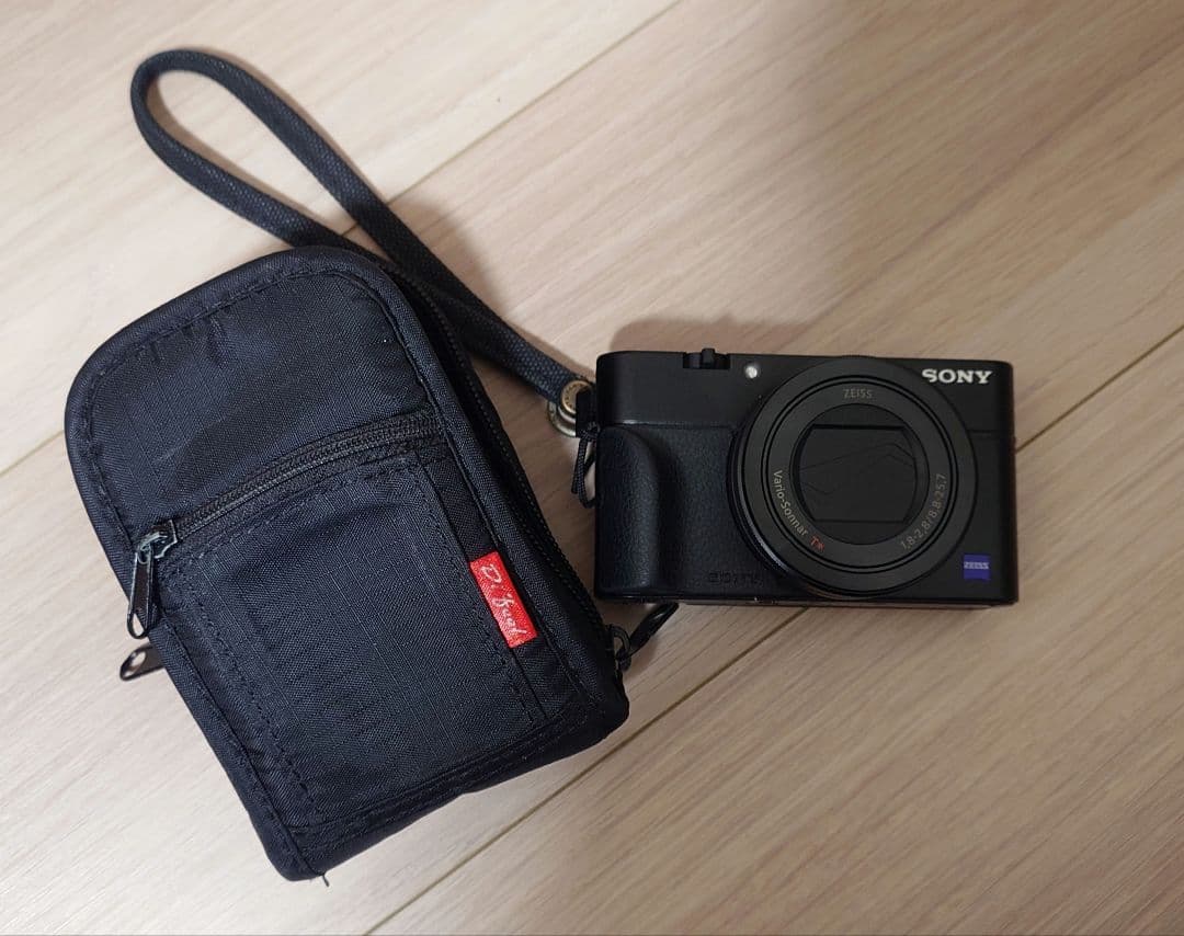 SONY RX100Ⅲコンパクトデジタルカメラ ZEISSレンズ