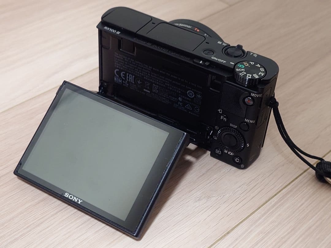 SONY RX100Ⅲコンパクトデジタルカメラ ZEISSレンズ