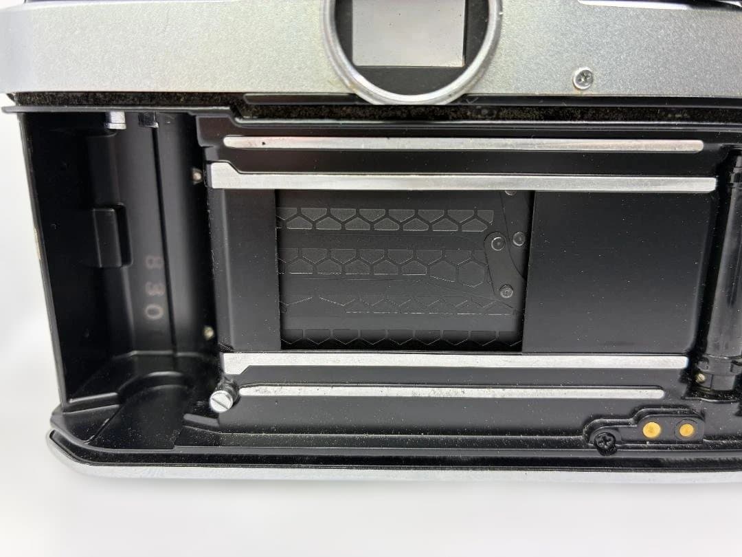 Nikon New FM2 silver 前期ハニカムシャッター幕+ズームレンズ