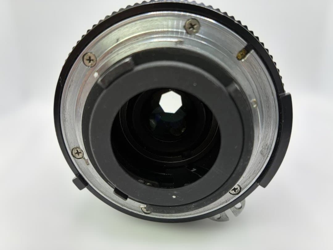 Nikon New FM2 silver 前期ハニカムシャッター幕+ズームレンズ