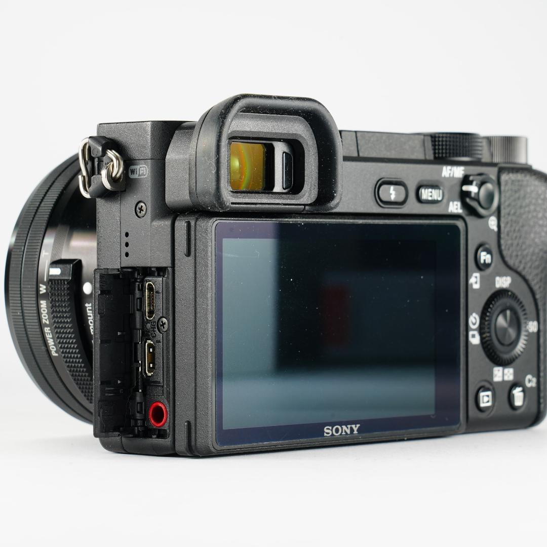 2度と戻らない瞬間を美しく、最高カメラ SONY α6400 ミラーレス 557