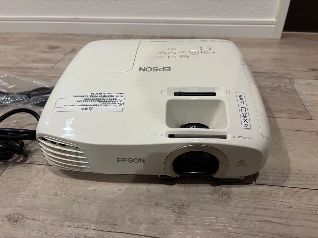EPSON EH-TW5200 プロジェクター本体 ホームシアター 映画