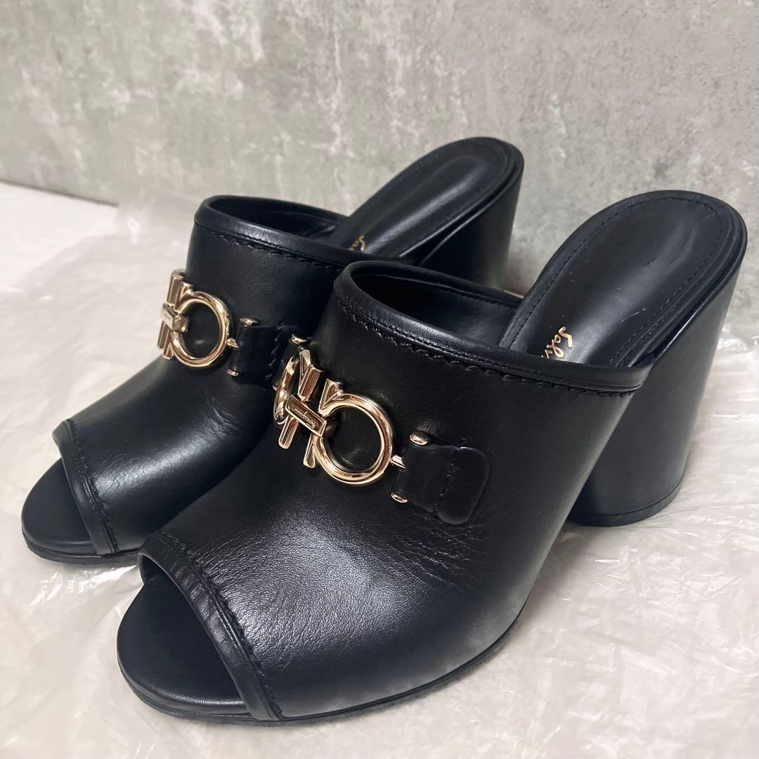 超希少　未使用級　サルヴァトーレフェラガモ　ミュールサンダル　ガンチーニ　レザー