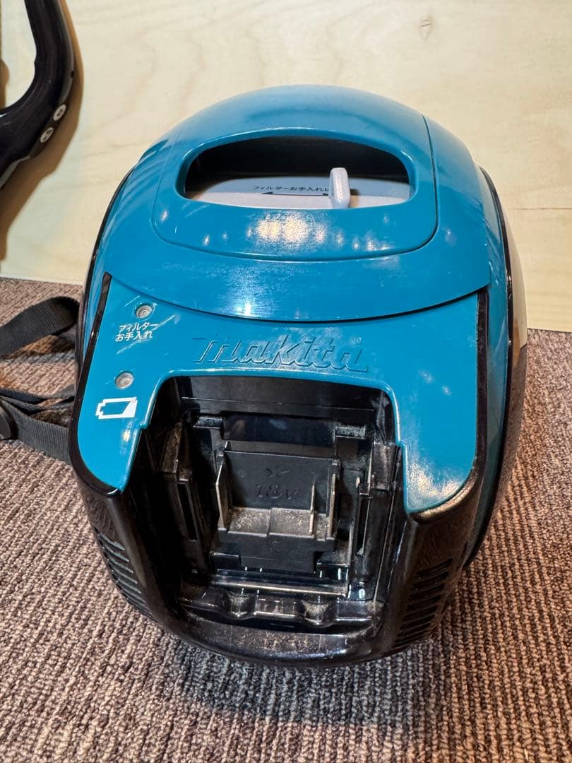 最終値下げ　Makita CL500D 中古品　掃除機 本体・ホース・ノズル付き