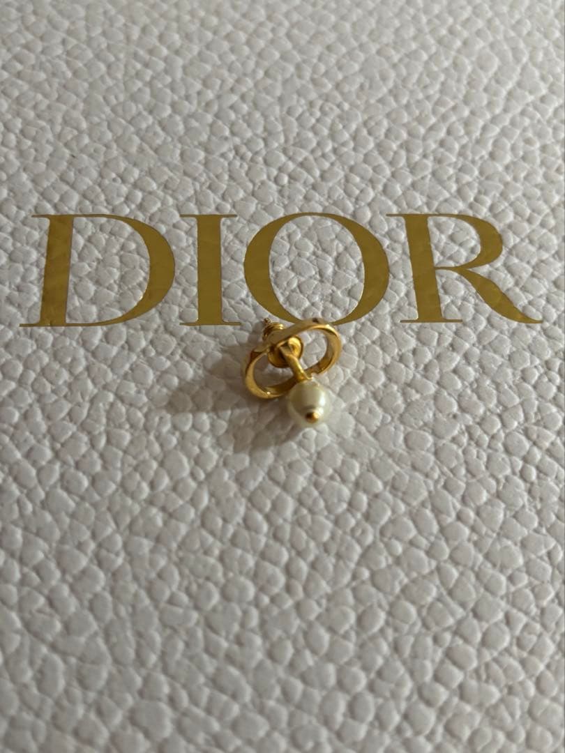 Dior ゴールドメッキ パール付きピアス(片耳用) Petit CD ピアス