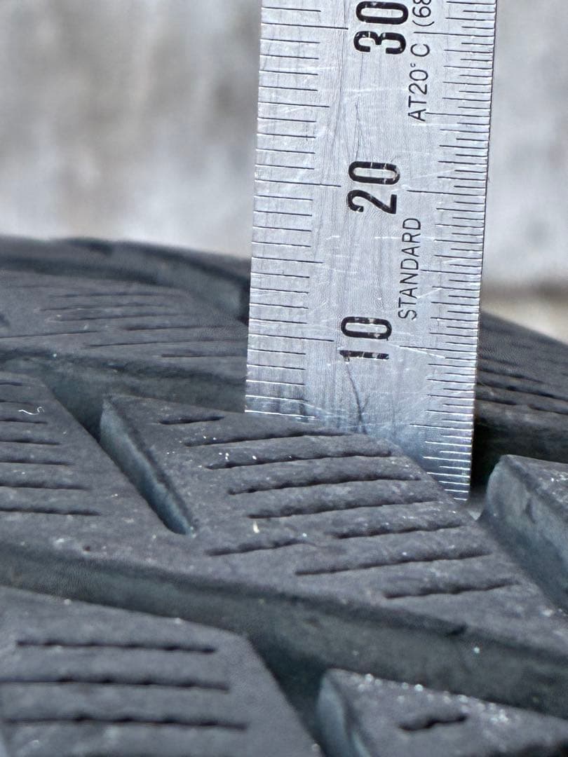 トミーページ 現行ステップワゴンスタッドレス 4本