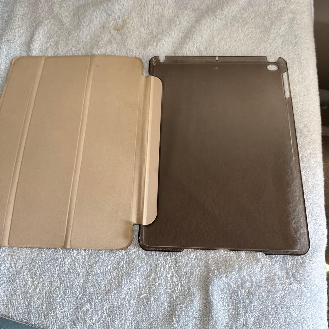 Apple iPad (モデルA1954) シルバー6世代32GB美品