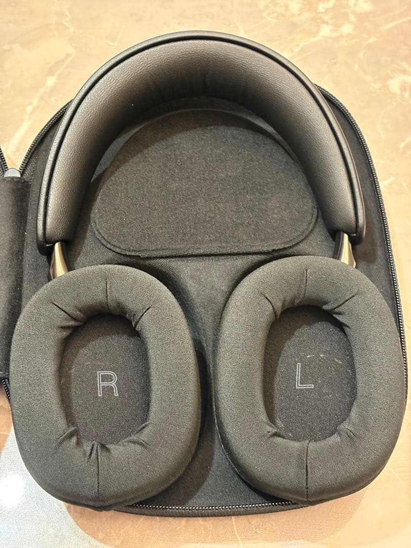 Bowers & Wilkins Px8 S2 ワイヤレスヘッドフォン