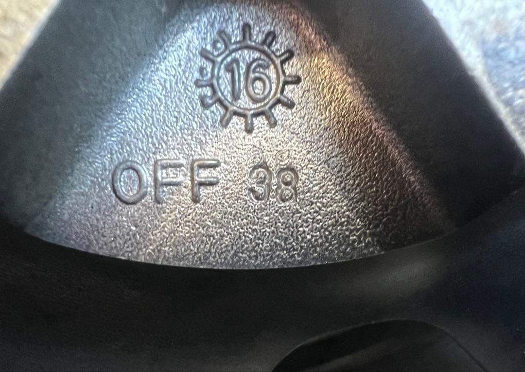 送料込み215/70R16 アルミホイールタイヤ　デリカD:5 4本セット