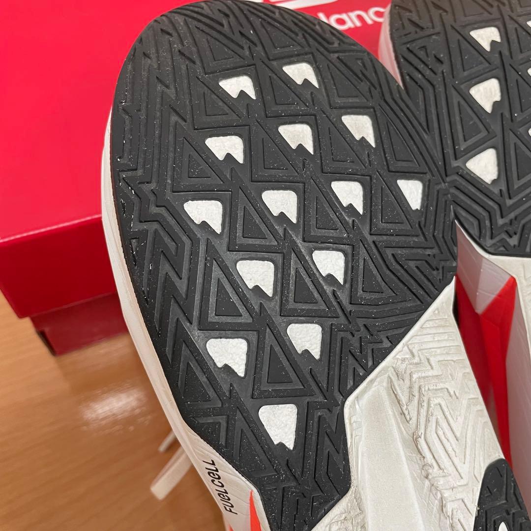 美品　ニューバランス　FuelCell Rebel V5 26センチ