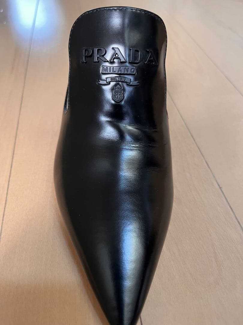 PRADA★黒 ポインテッドトゥミュール