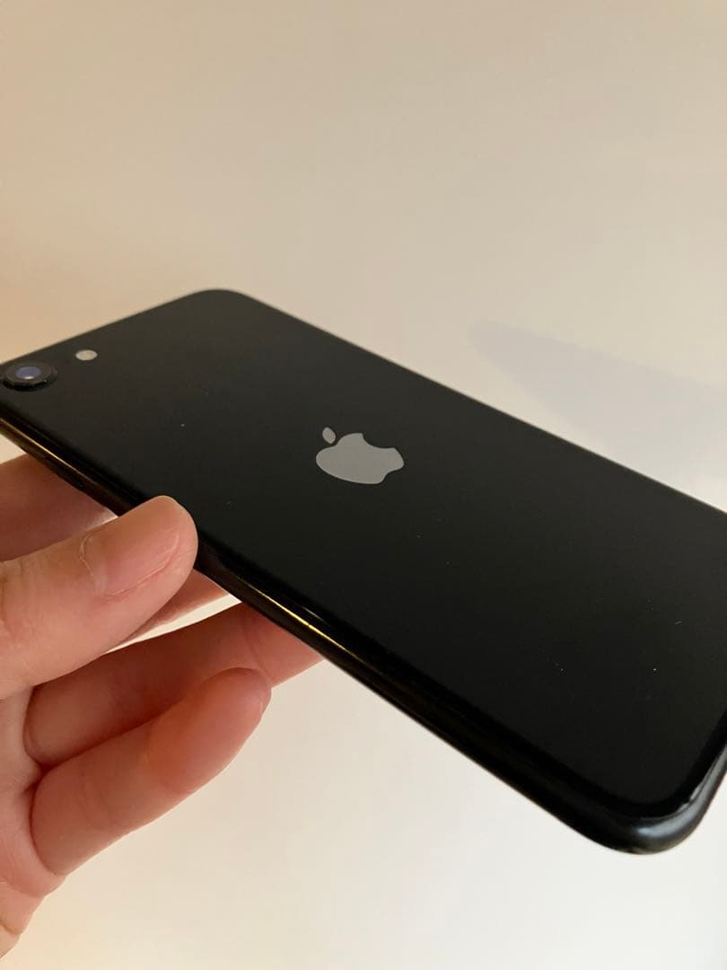 【中古・箱付き】Apple iPhone SE3 64GB スペースグレー 本体