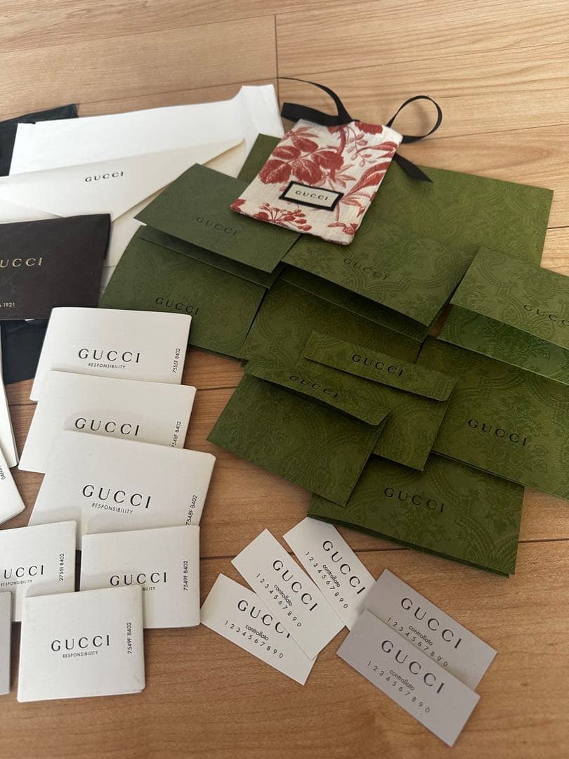 GUCCI グッチ 空箱 ギフトボックス 紙袋 ショップ袋 保存袋 付属品