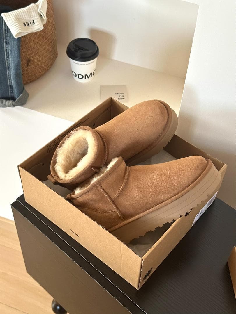 UGG レディース クラシック ウルトラミニ プラットフォーム ブーツ