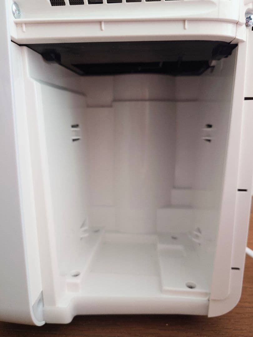 シャープ☆冷風・衣類乾燥除湿機☆コンパクトクール☆プラズマクラスター☆2022製