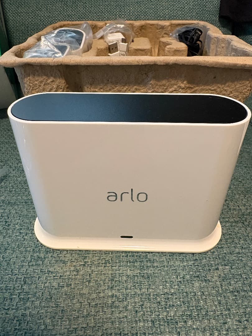 Arlo pro2 カメラ 2台セット+ Pro 2 ベースステーション