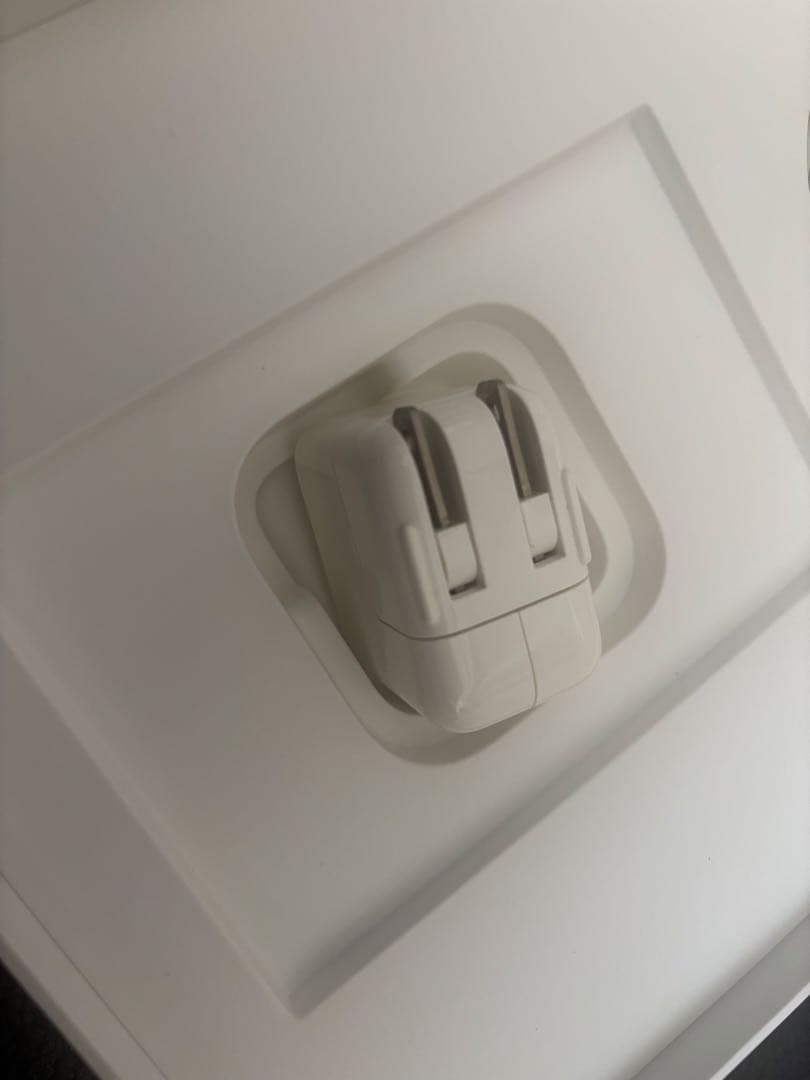 R*i様 iPad 第7世代 10.2 インチ32GB WiFi シルバー箱入り