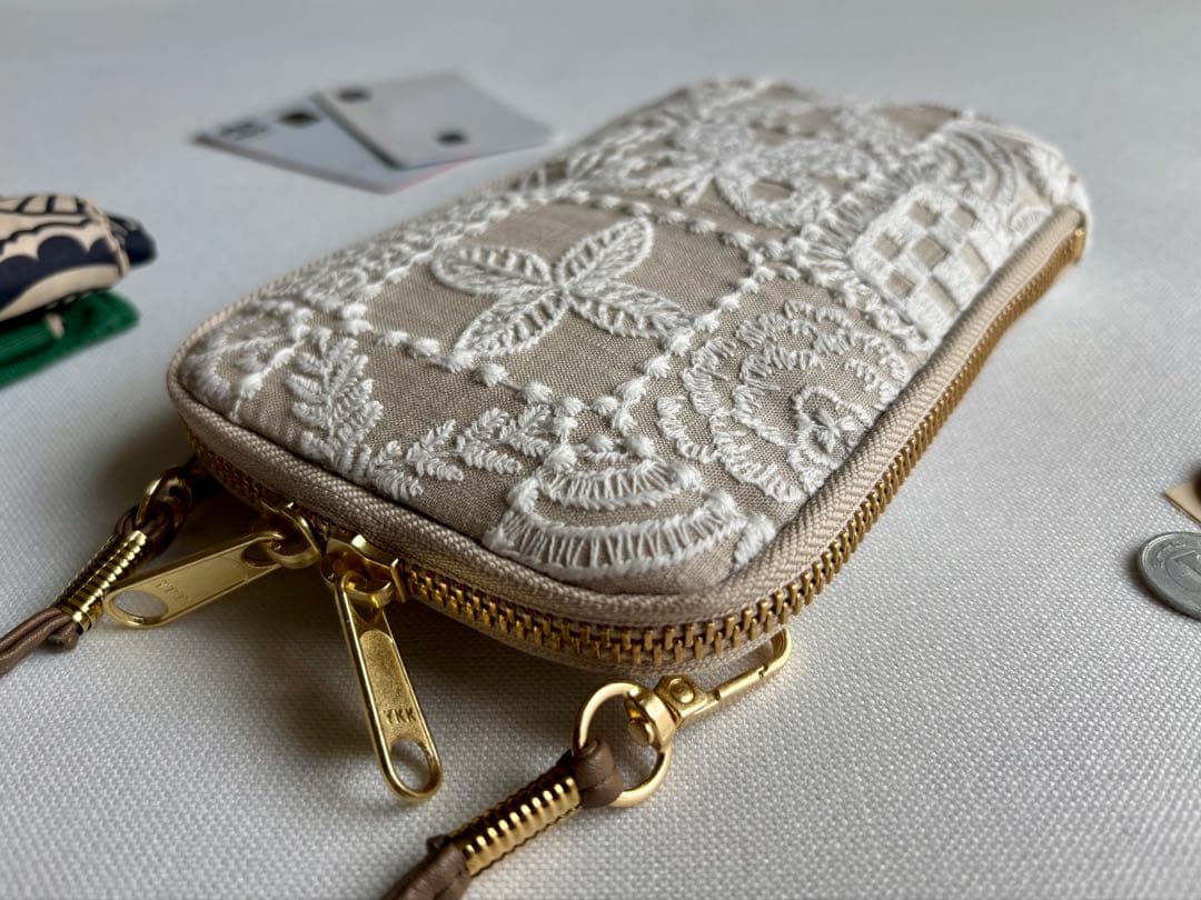 【スマホショルダー】ミナペルホネン forest tileライトベージュ