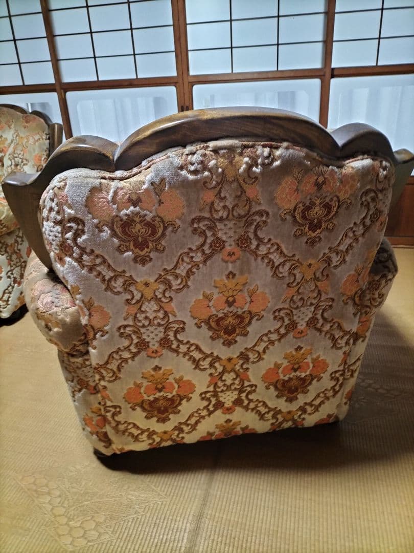 高くで購入しました!シングルソファー1脚!