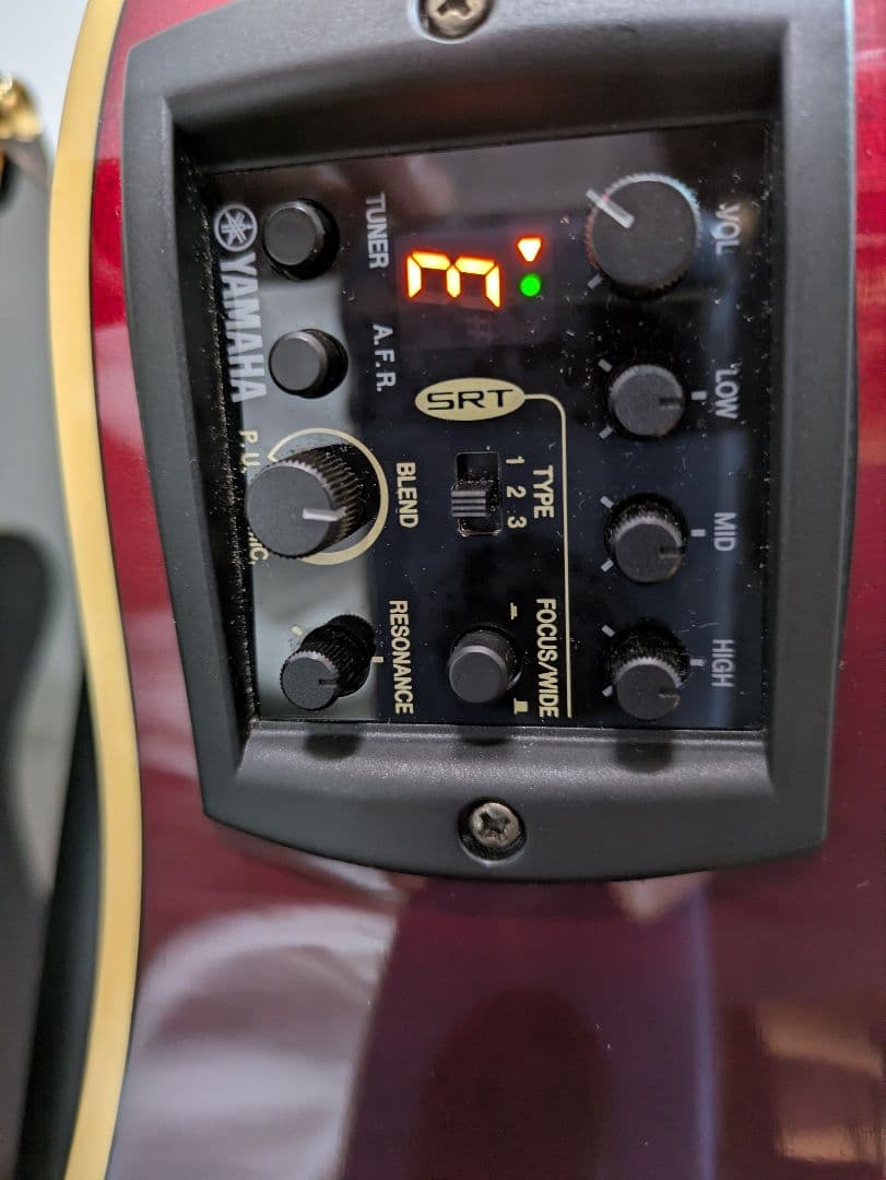 YAMAHA　APX-1000CRB ギター エレアコ　SKBハードケース付き