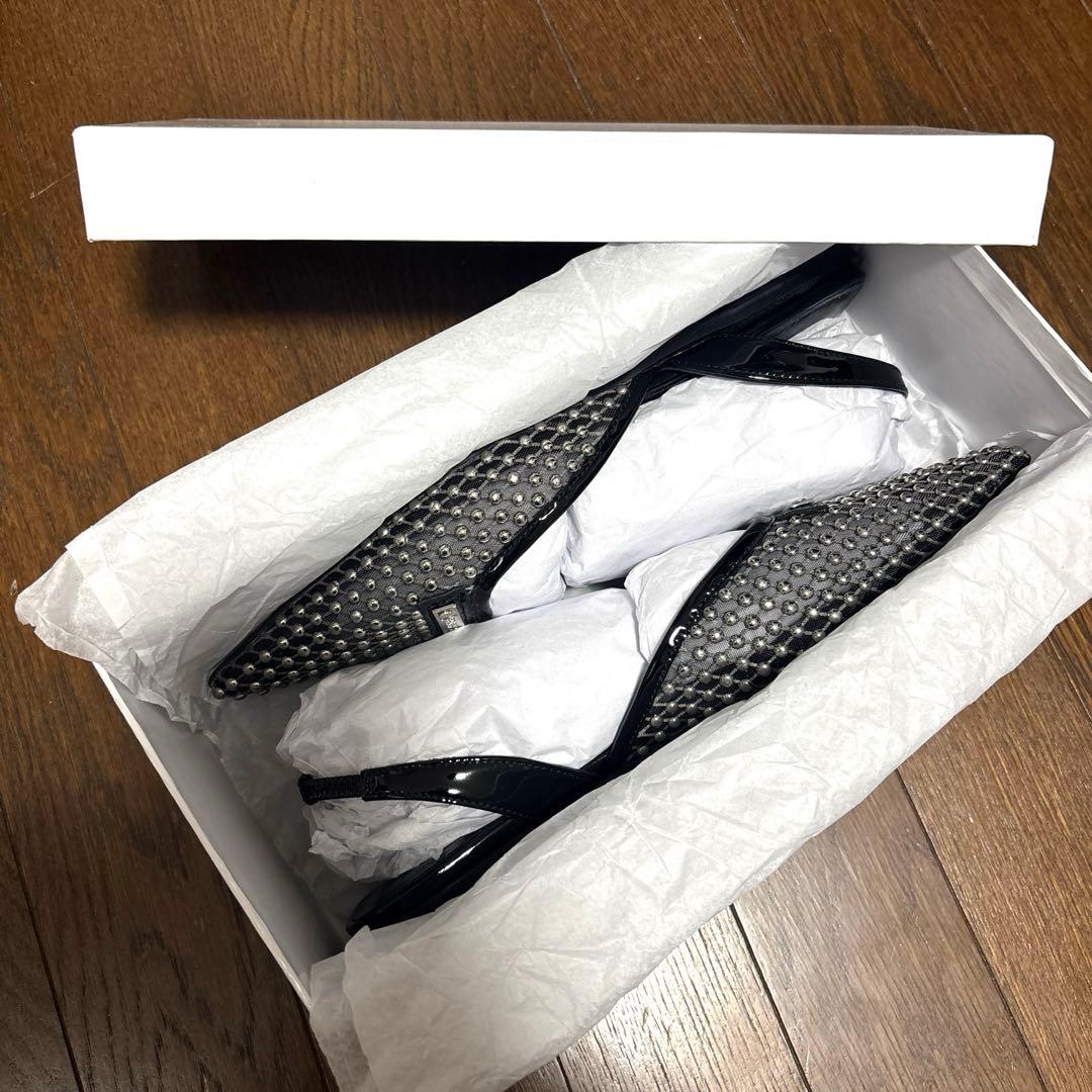 ポインテッドフラットビジューパンプス