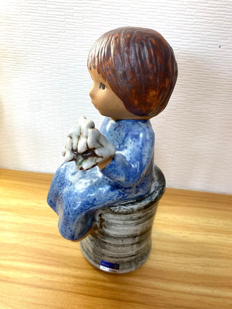 リサラーソン　花を持つ少女