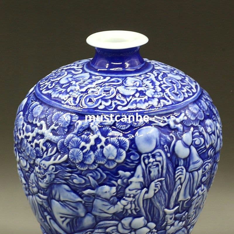 清乾隆藍地に彫られた十二支人物紋梅瓶 景徳鎮 装飾品 現代工芸品美術品 置物