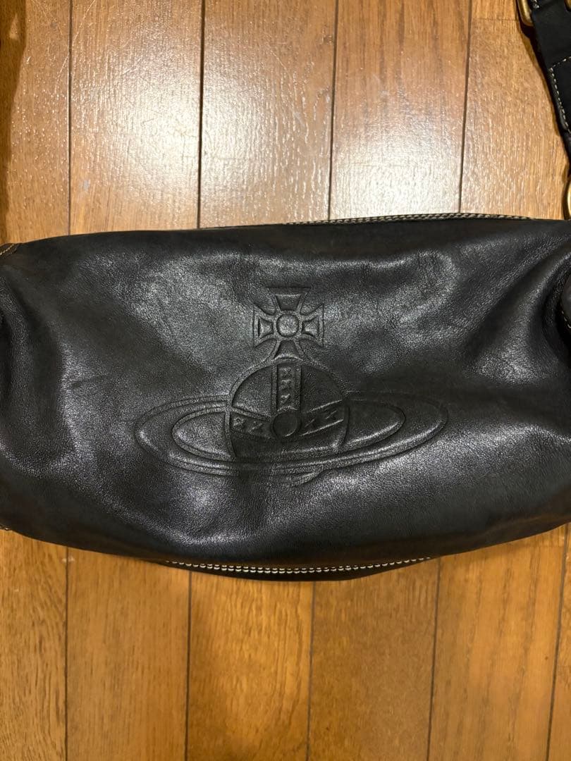 ヴィヴィアンウエストウッド ショルダーバッグ アコード筒型 オーブ型