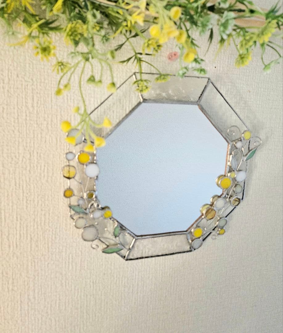 ✴︎:.。アネラ様　オーダー作品♪ ミモザの八角形鏡