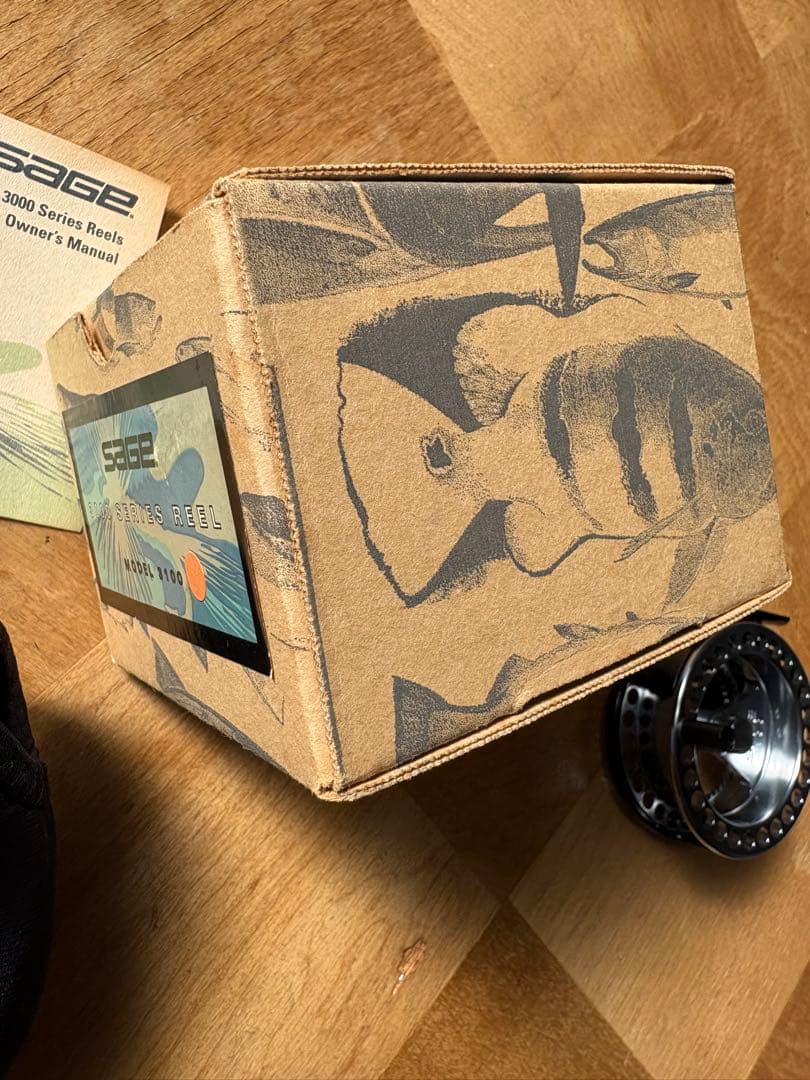 sage フライリール　ブラック メタル製 ケース　予備部品　箱付き