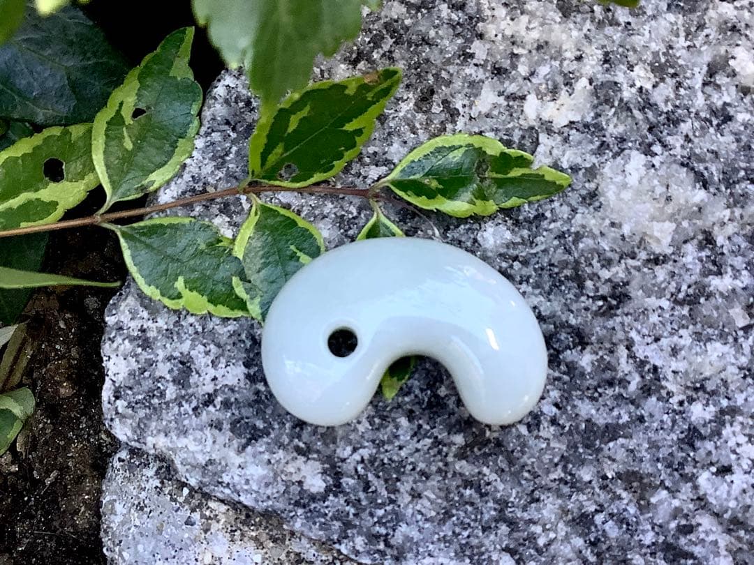 ✳極上品種のアイスジェイド氷　糸魚川翡翠勾玉　一生物の本物　お値段に自信　鑑別付